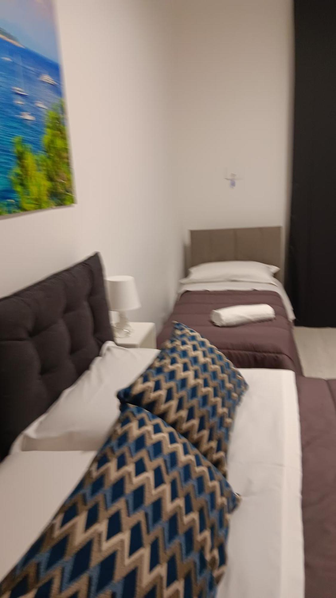 Il Salotto Di Chiaia Hotel Napoli Bagian luar foto